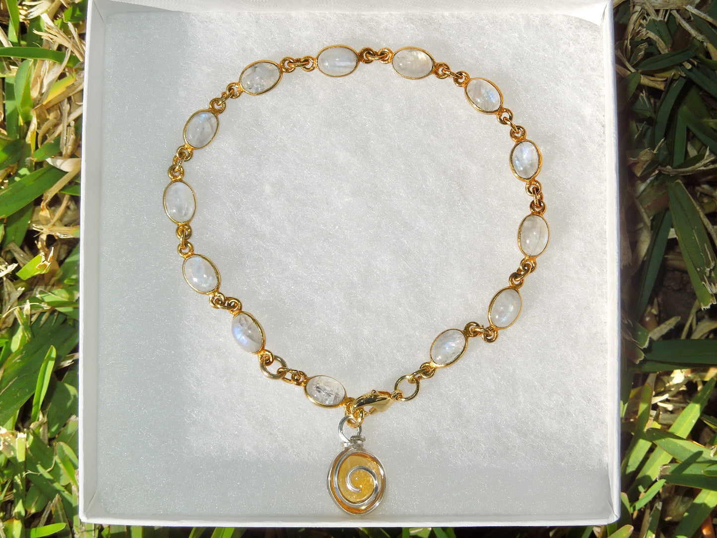‘Sol y Luna’ bracelet