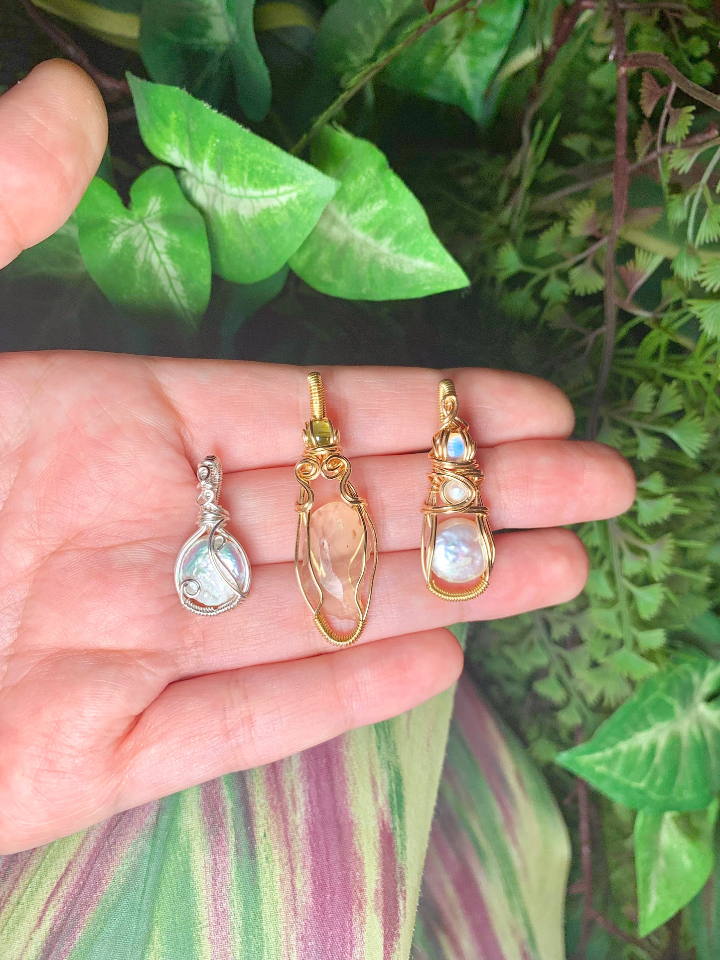 Libyan Desert Glass & Peridot Gold Pendant