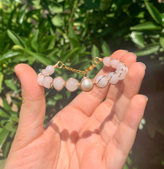 Rose Quartz & Pearl Diosa Bracelet (Gold)