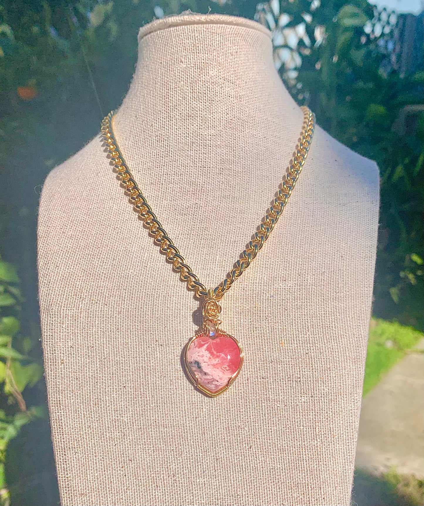 ‘Roses & Honey’
