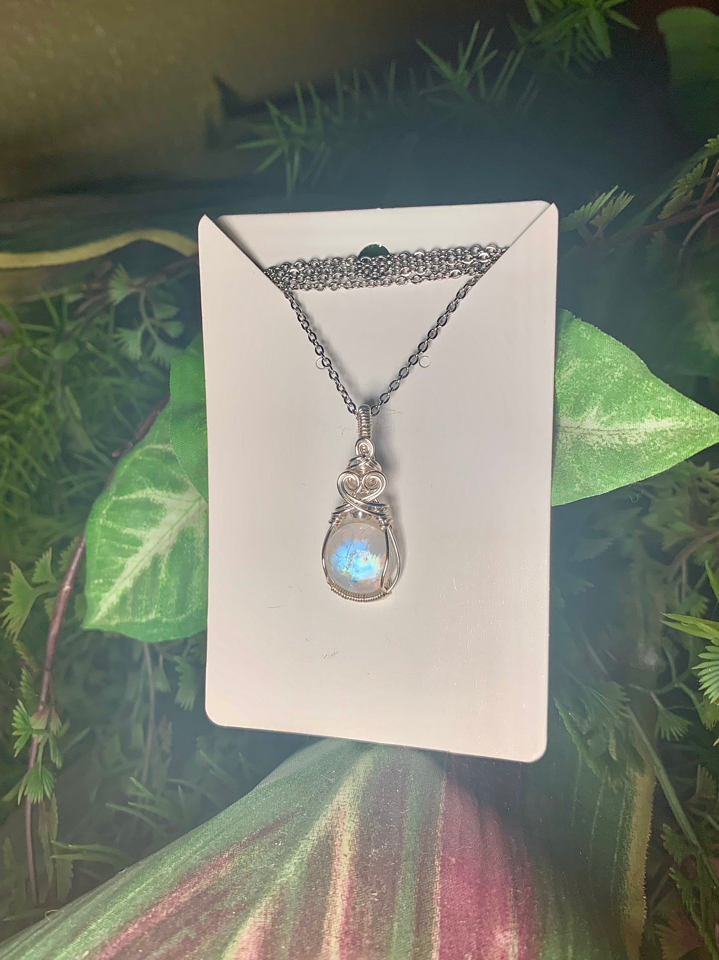 Rainbow Moonstone Silver Pendant (Round)