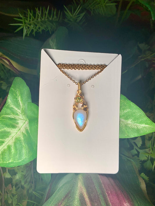 Rainbow Moonstone & peridot gold pendant (teardrop)